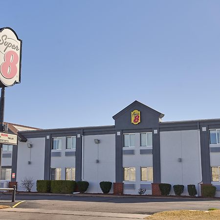 Super 8 By Wyndham Wichita Airport West Kellogg Motel Luaran gambar